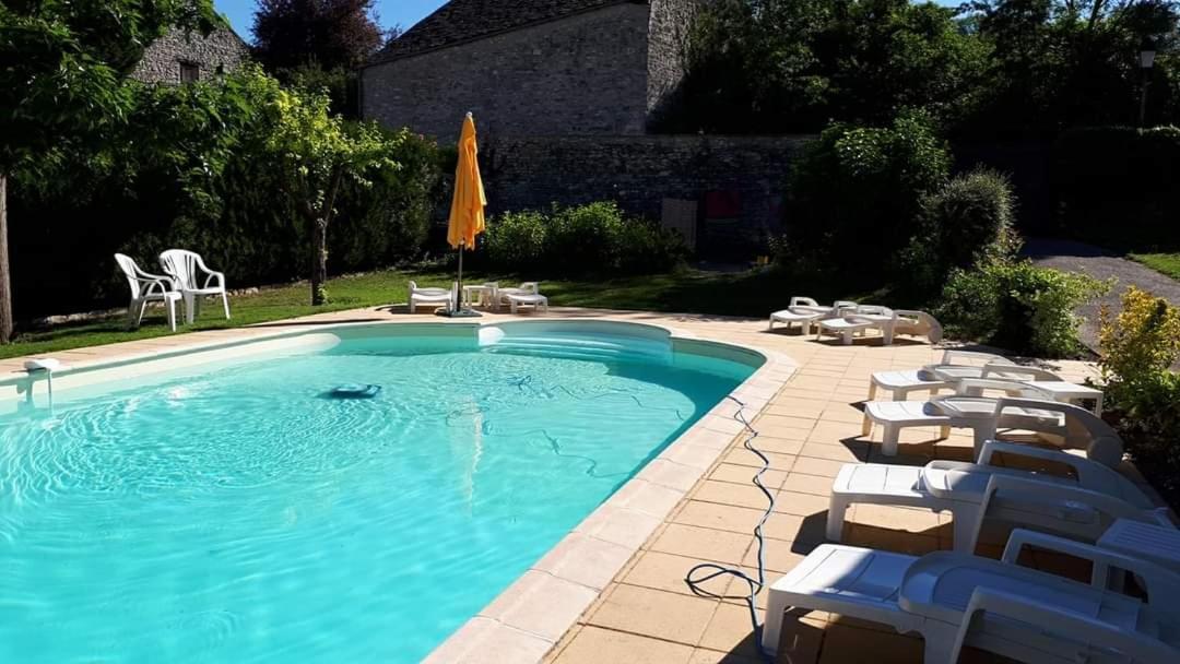 Au Chat Perche Espace Familial Mareil-sur-Mauldre Exterior photo